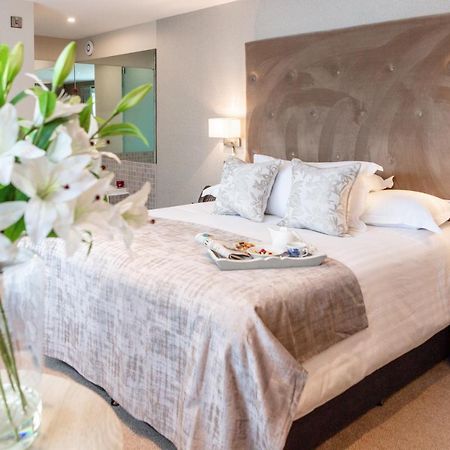 Gleesons Townhouse Booterstown Hotel ดับลิน ภายนอก รูปภาพ