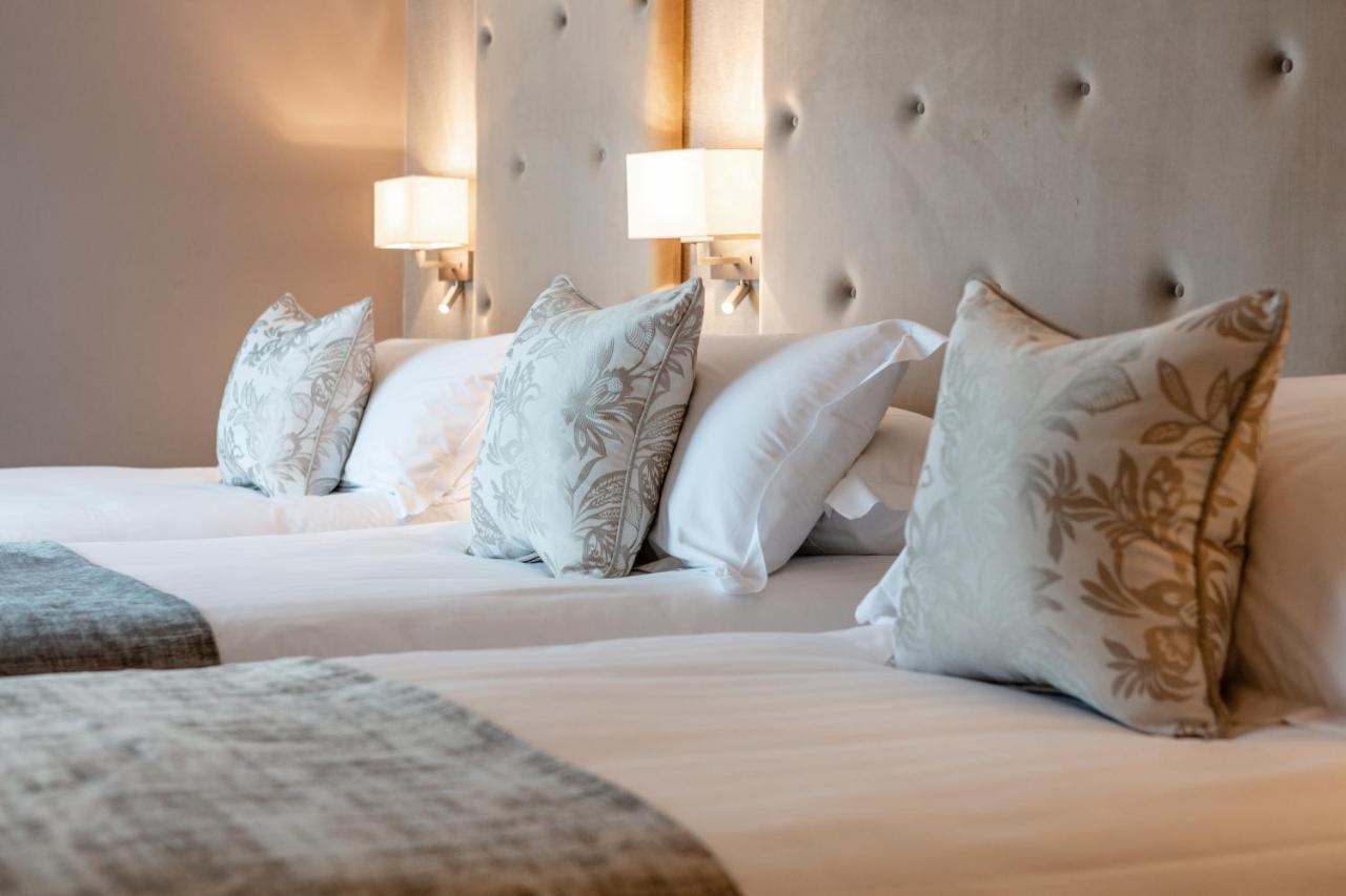 Gleesons Townhouse Booterstown Hotel ดับลิน ภายนอก รูปภาพ