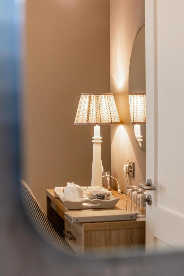 Gleesons Townhouse Booterstown Hotel ดับลิน ภายนอก รูปภาพ