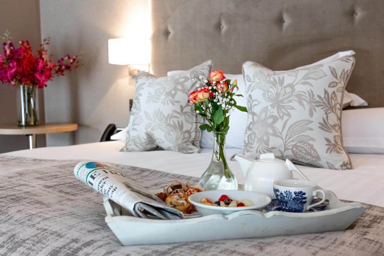 Gleesons Townhouse Booterstown Hotel ดับลิน ภายนอก รูปภาพ