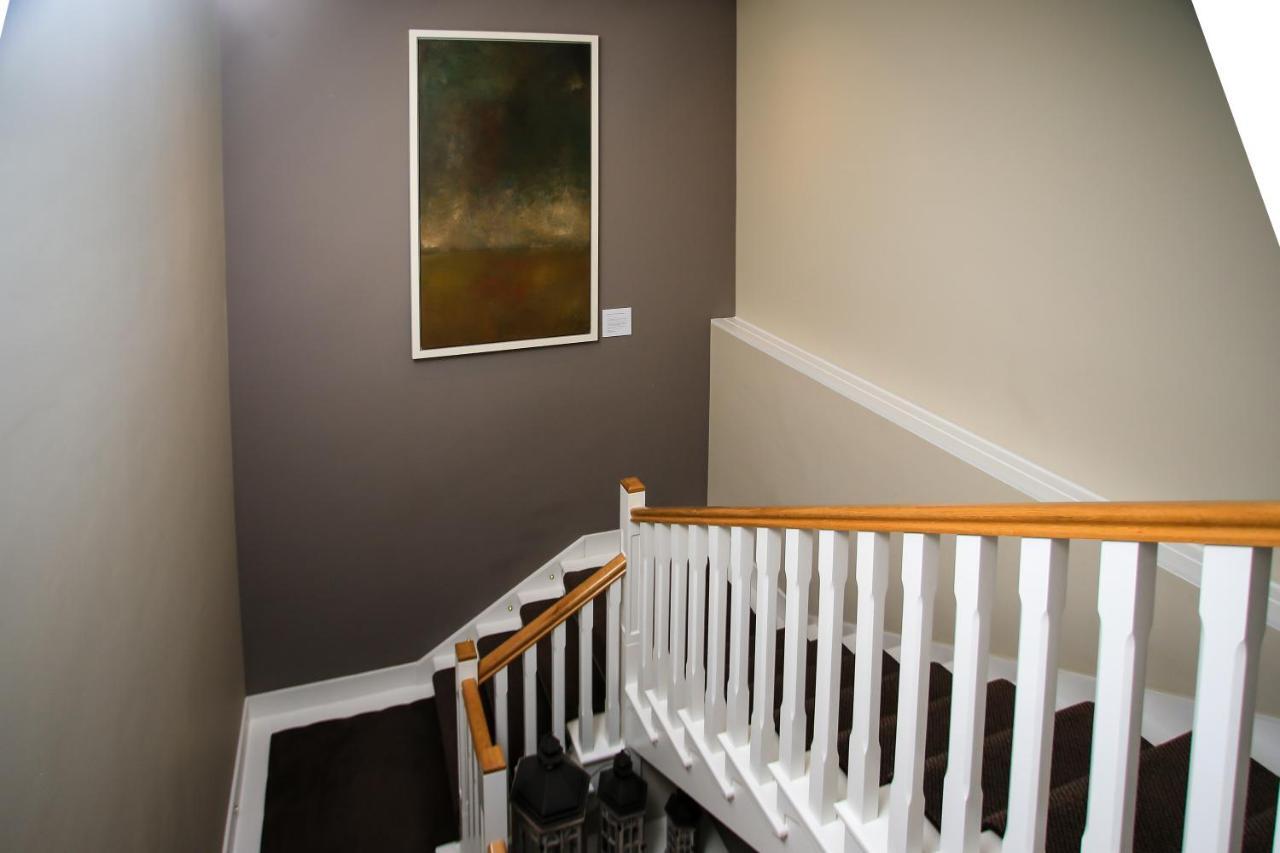 Gleesons Townhouse Booterstown Hotel ดับลิน ภายนอก รูปภาพ